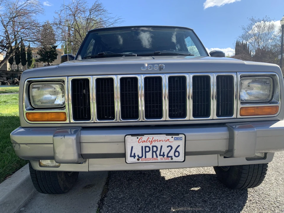 2000 Jeep XJ Cherokee - Image 9 of 31