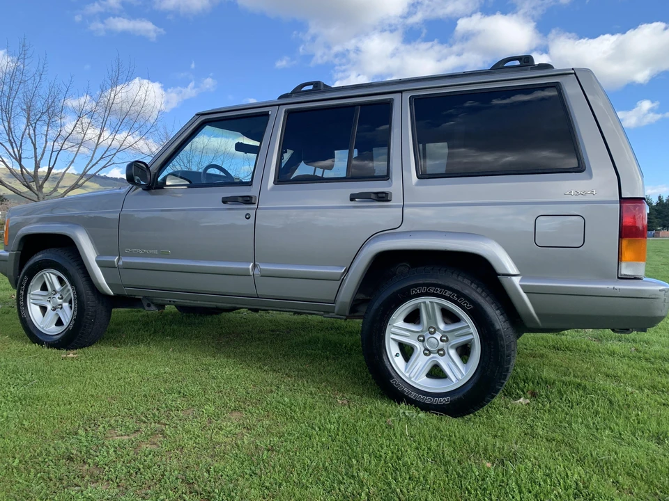 2000 Jeep XJ Cherokee - Image 29 of 31