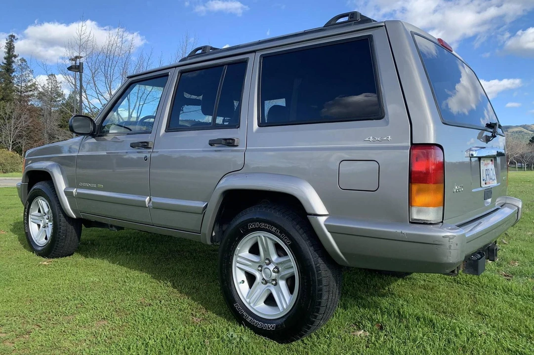 2000 Jeep XJ Cherokee - Image 3 of 31