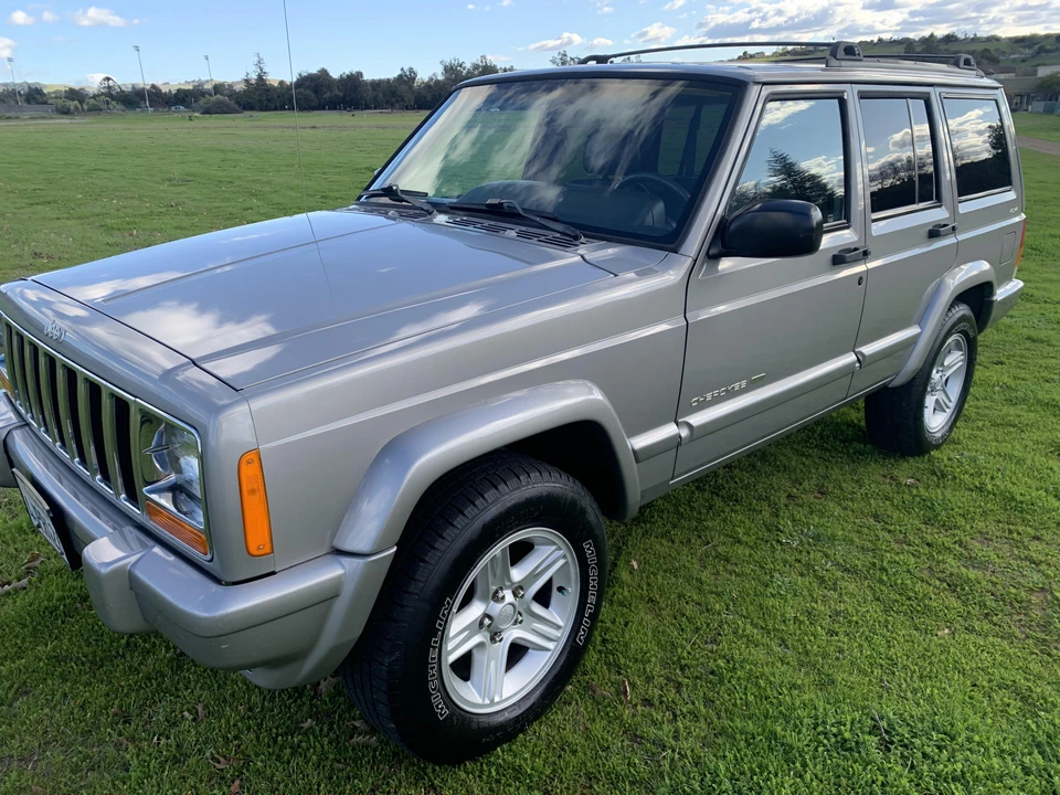 2000 Jeep XJ Cherokee - Image 19 of 31