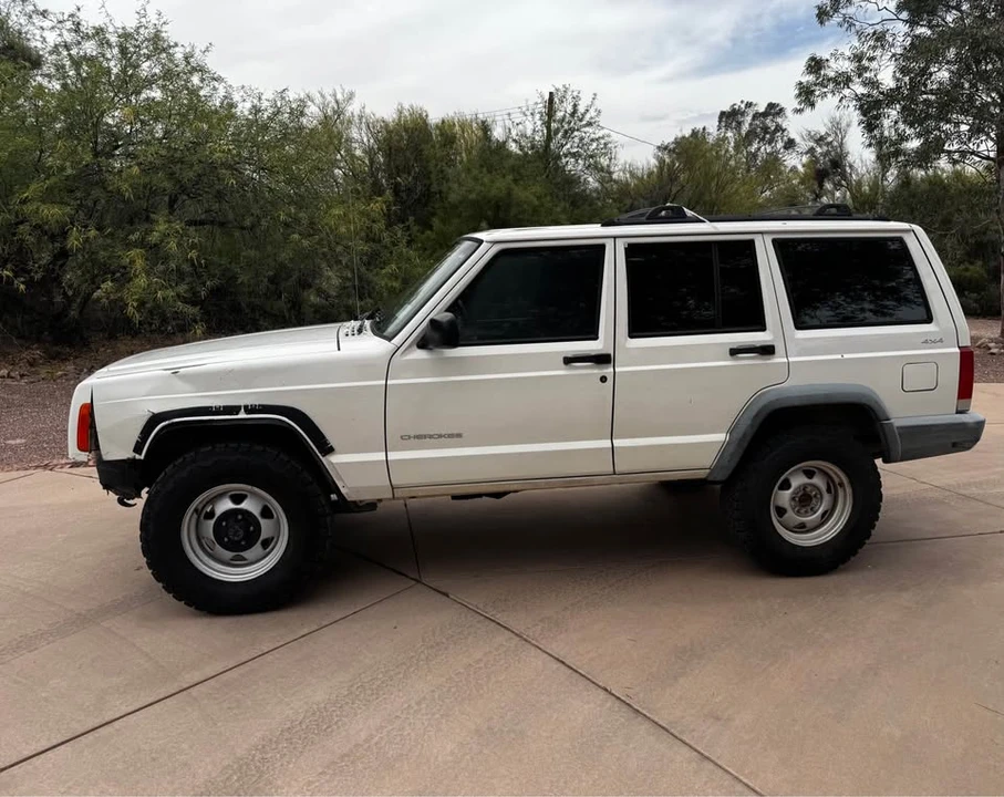 2000 Jeep XJ Cherokee - Image 2 of 3