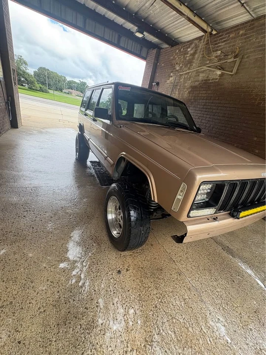 2000 Jeep XJ Cherokee - Image 3 of 9