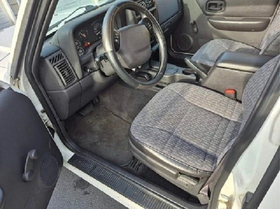 2000 Jeep XJ Cherokee - Image 6 of 10