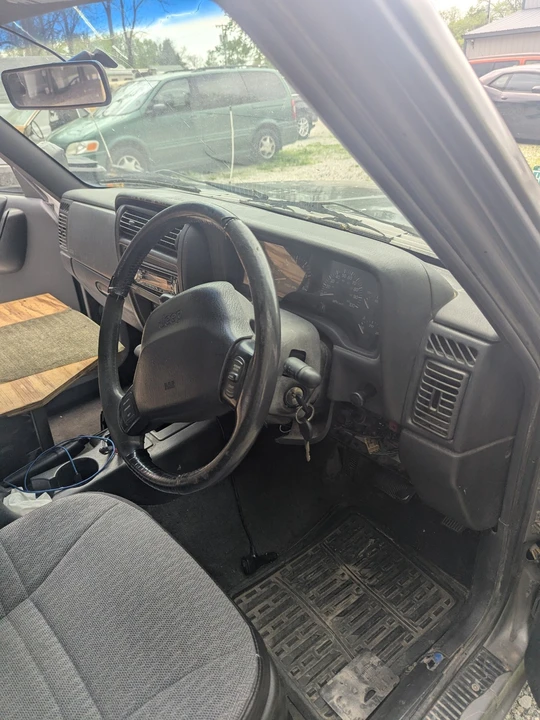 2000 Jeep XJ Cherokee - Image 5 of 15