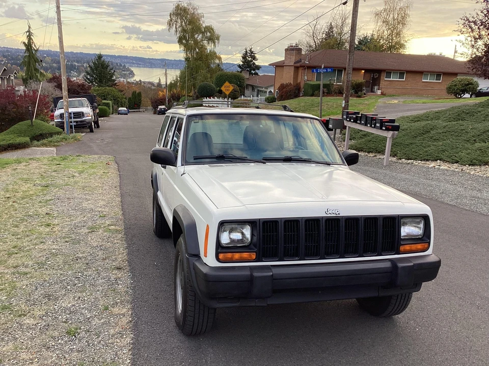 2000 Jeep XJ Cherokee - Image 12 of 31