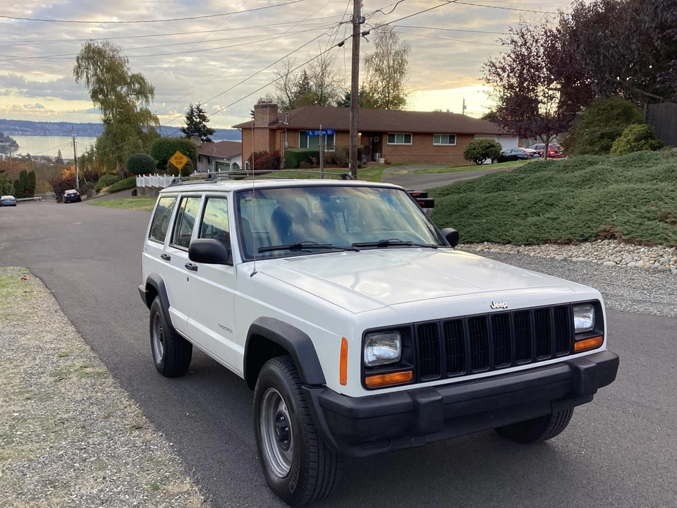 2000 Jeep XJ Cherokee - Image 14 of 31
