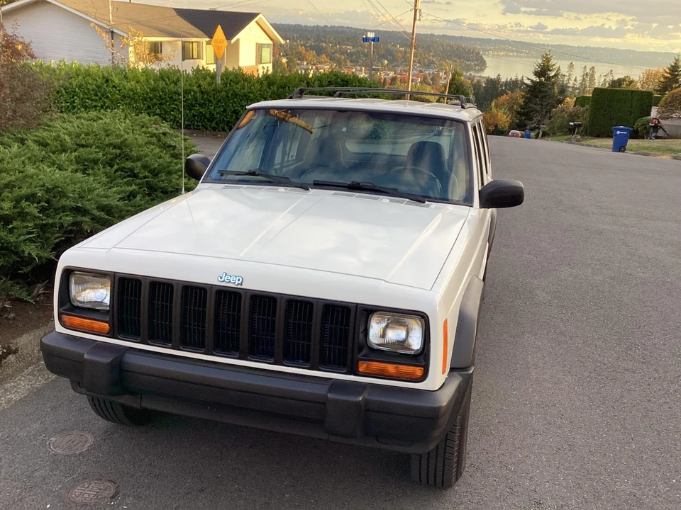 2000 Jeep XJ Cherokee - Image 4 of 31