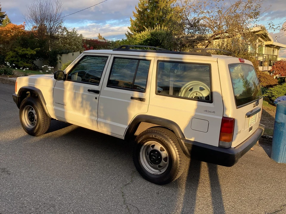 2000 Jeep XJ Cherokee - Image 24 of 31