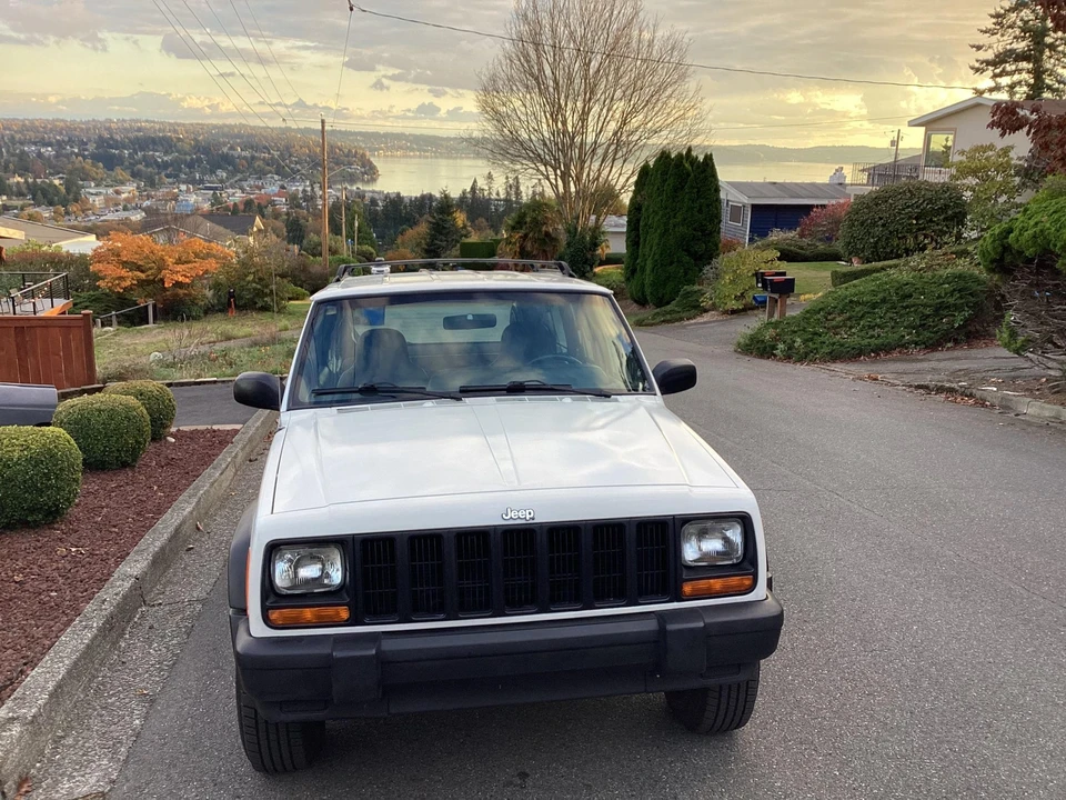 2000 Jeep XJ Cherokee - Image 9 of 31