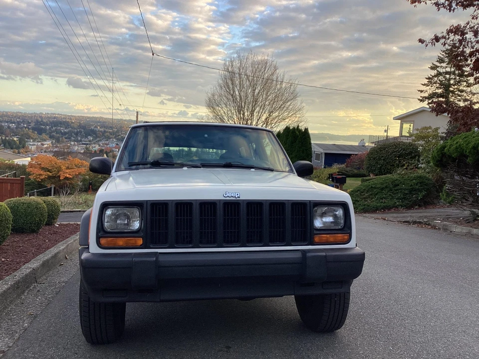 2000 Jeep XJ Cherokee - Image 7 of 31