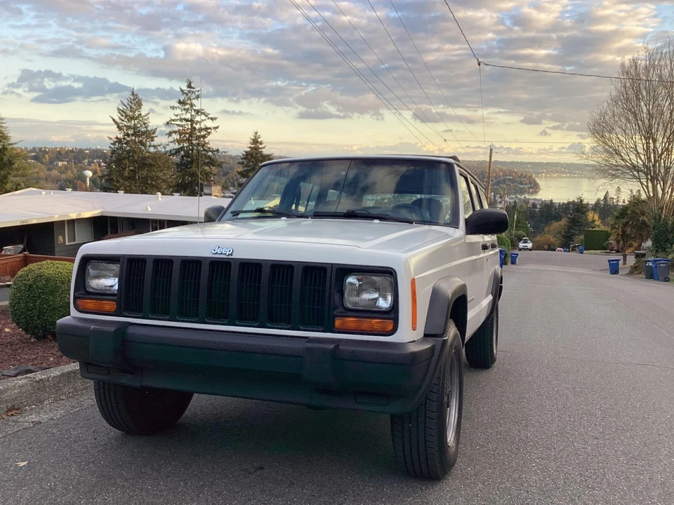 2000 Jeep XJ Cherokee - Image 3 of 31