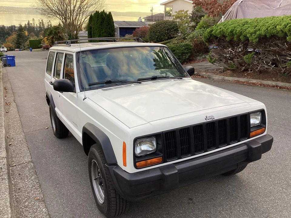 2000 Jeep XJ Cherokee - Image 15 of 31