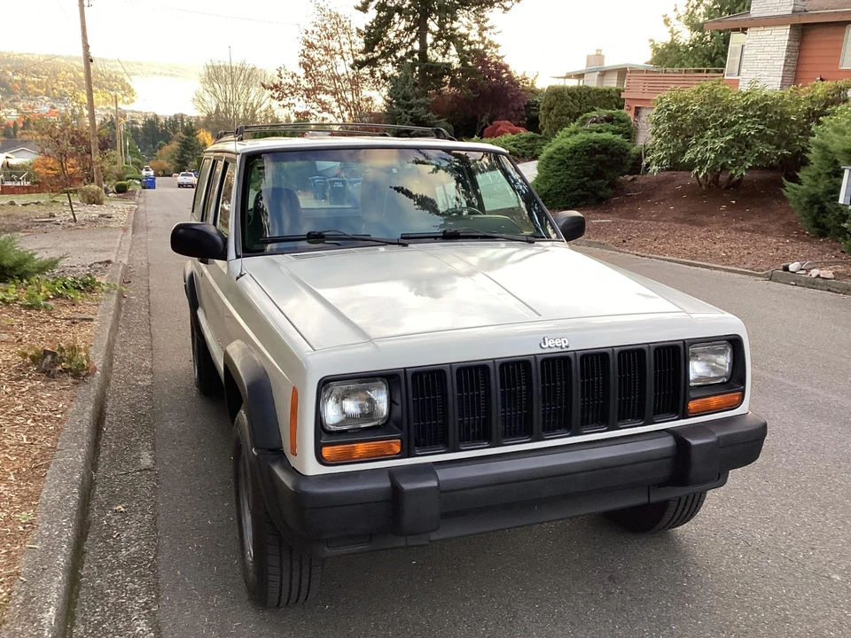 2000 Jeep XJ Cherokee - Image 11 of 31