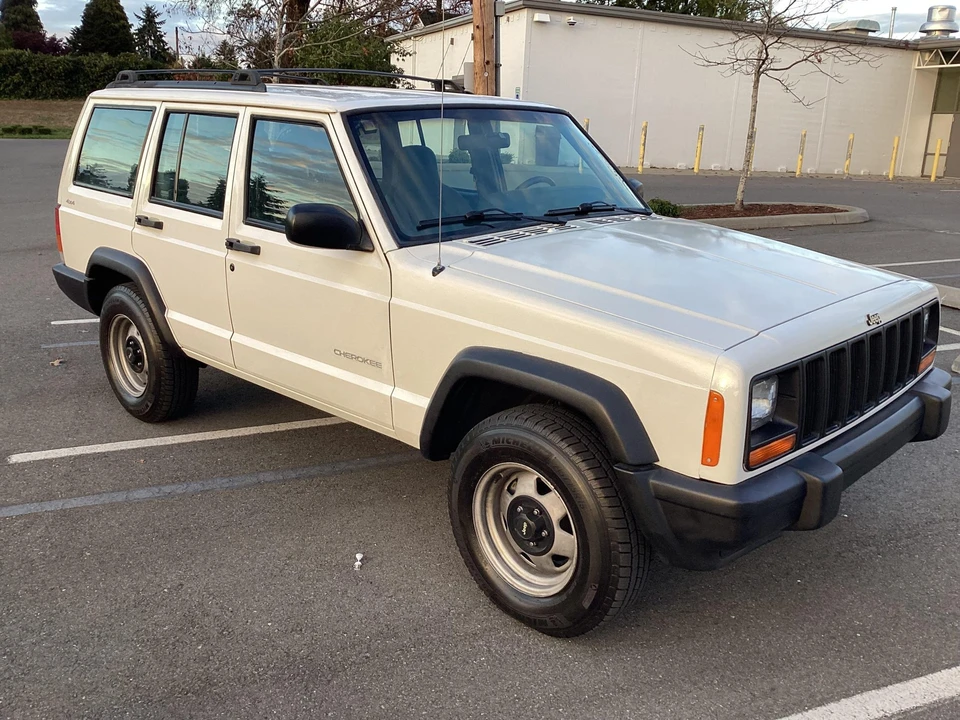2000 Jeep XJ Cherokee - Image 16 of 31