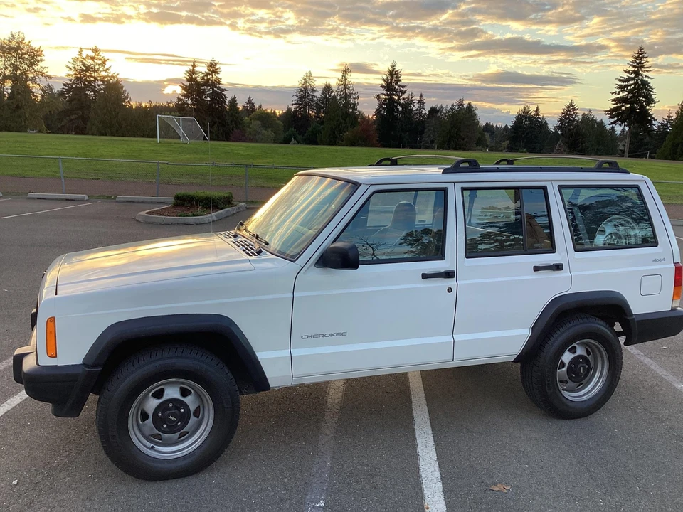 2000 Jeep XJ Cherokee - Image 30 of 31