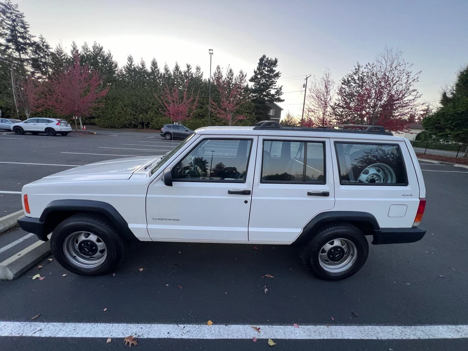2000 Jeep XJ Cherokee - Image 28 of 31