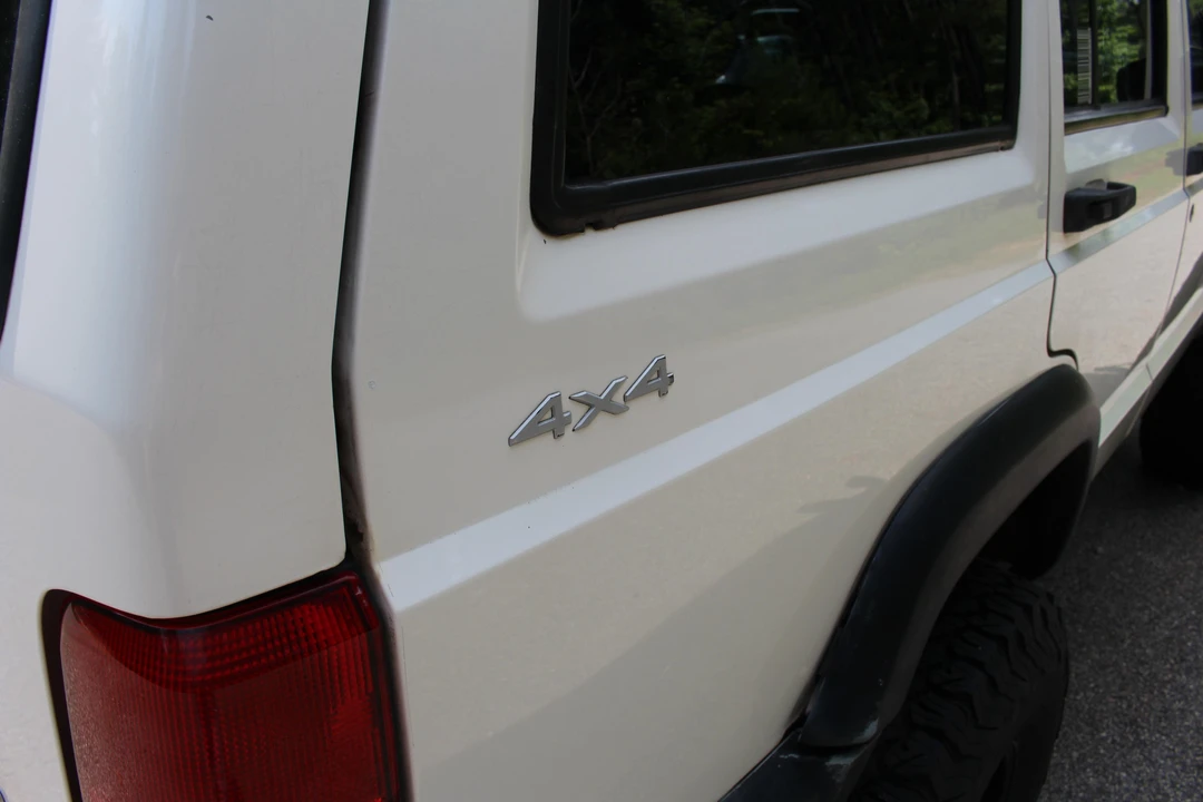 2000 Jeep XJ Cherokee - Image 24 of 31