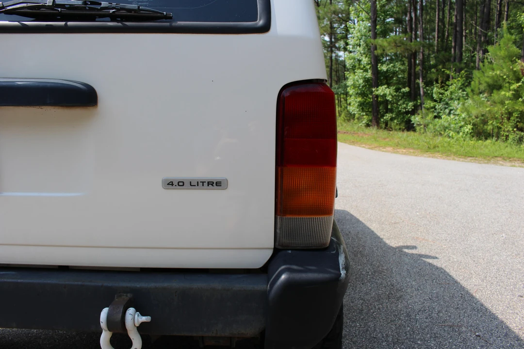 2000 Jeep XJ Cherokee - Image 22 of 31