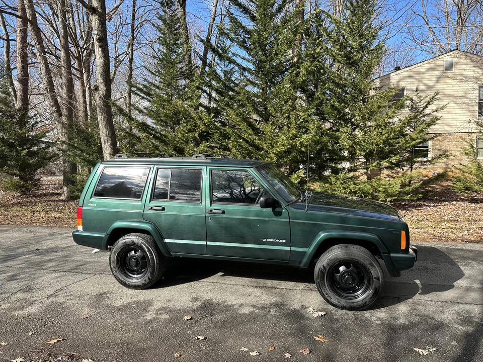 2000 Jeep XJ Cherokee - Image 16 of 31