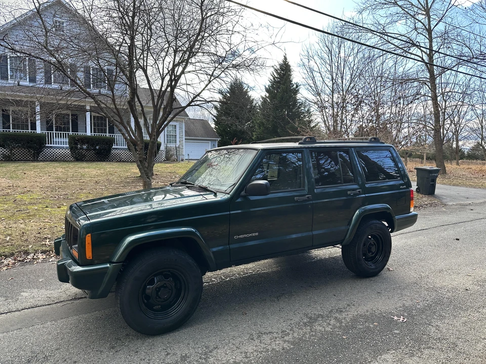 2000 Jeep XJ Cherokee - Image 9 of 31