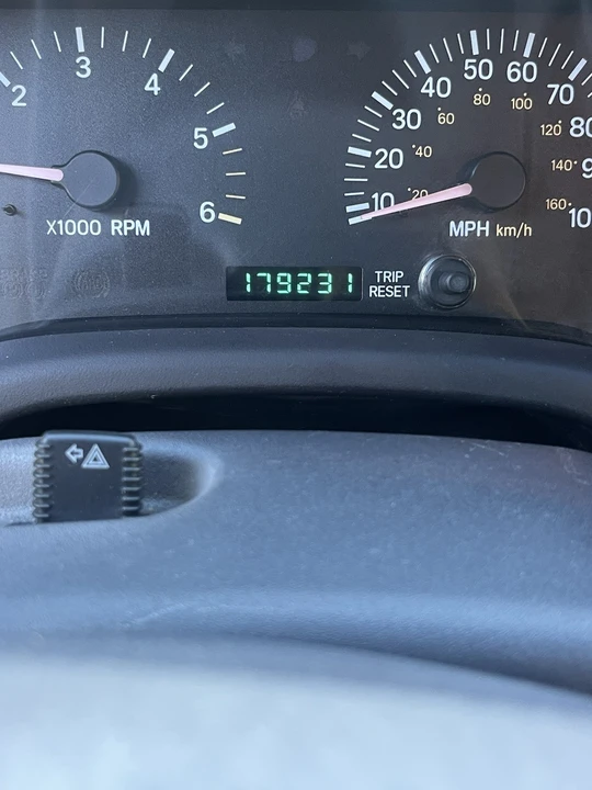 2000 Jeep XJ Cherokee - Image 4 of 23