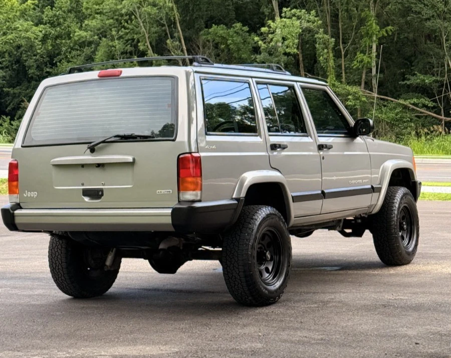 2000 Jeep XJ Cherokee - Image 9 of 23