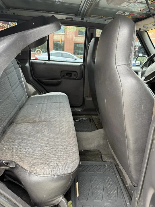 2000 Jeep XJ Cherokee - Image 10 of 23