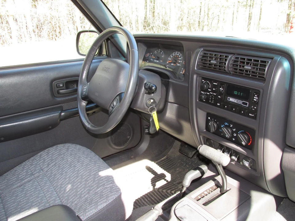 2000 Jeep XJ Cherokee - Image 19 of 21