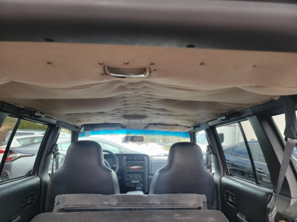 2000 Jeep XJ Cherokee - Image 9 of 17