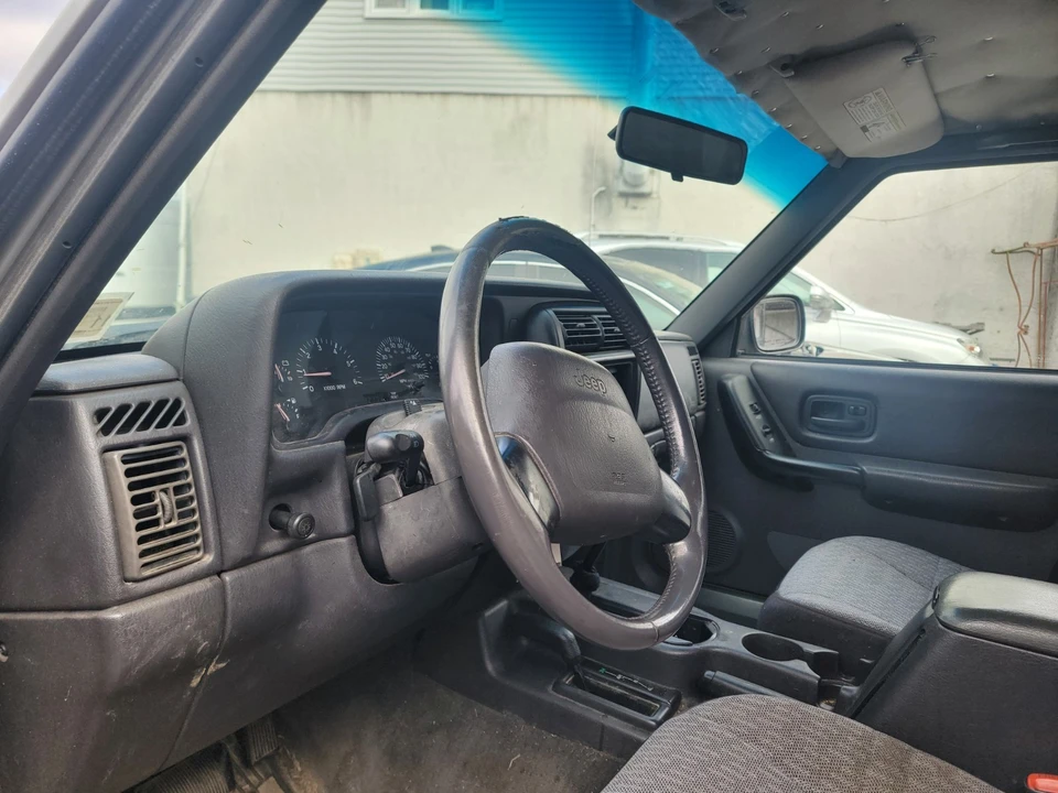 2000 Jeep XJ Cherokee - Image 11 of 17