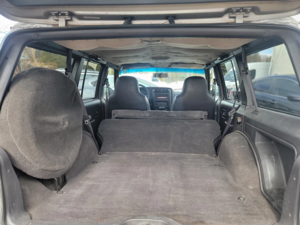 2000 Jeep XJ Cherokee - Image 8 of 17