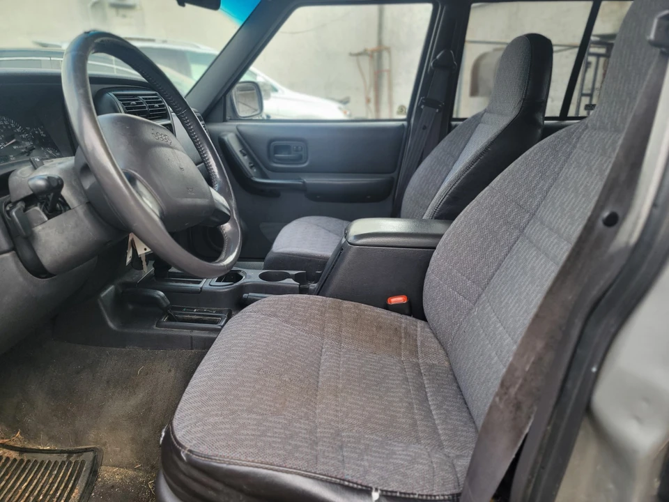 2000 Jeep XJ Cherokee - Image 12 of 17