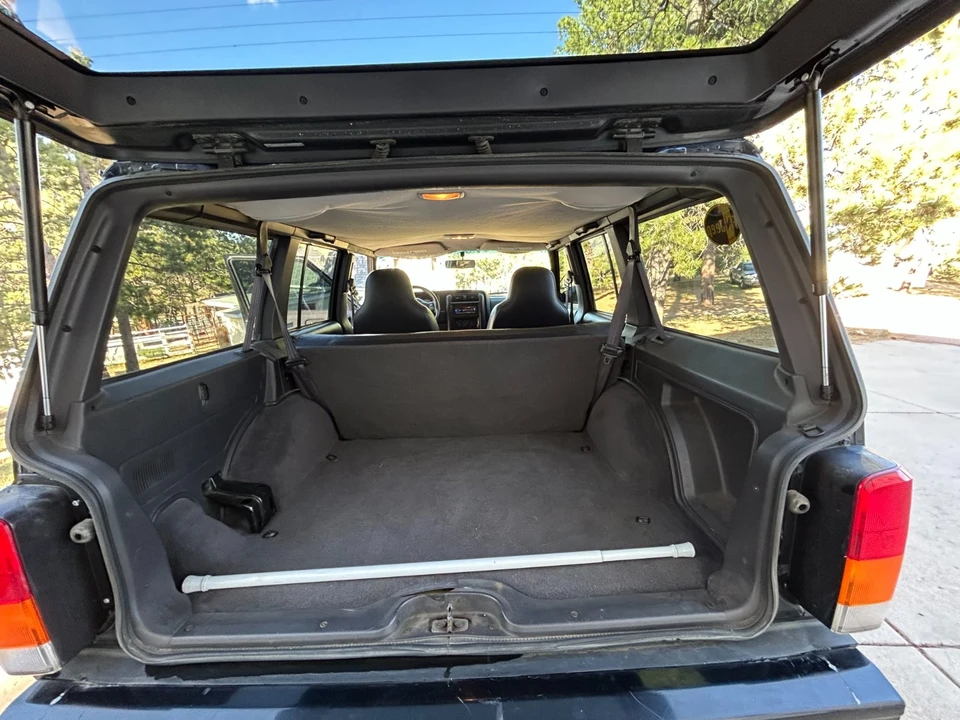 2000 Jeep XJ Cherokee - Image 8 of 11