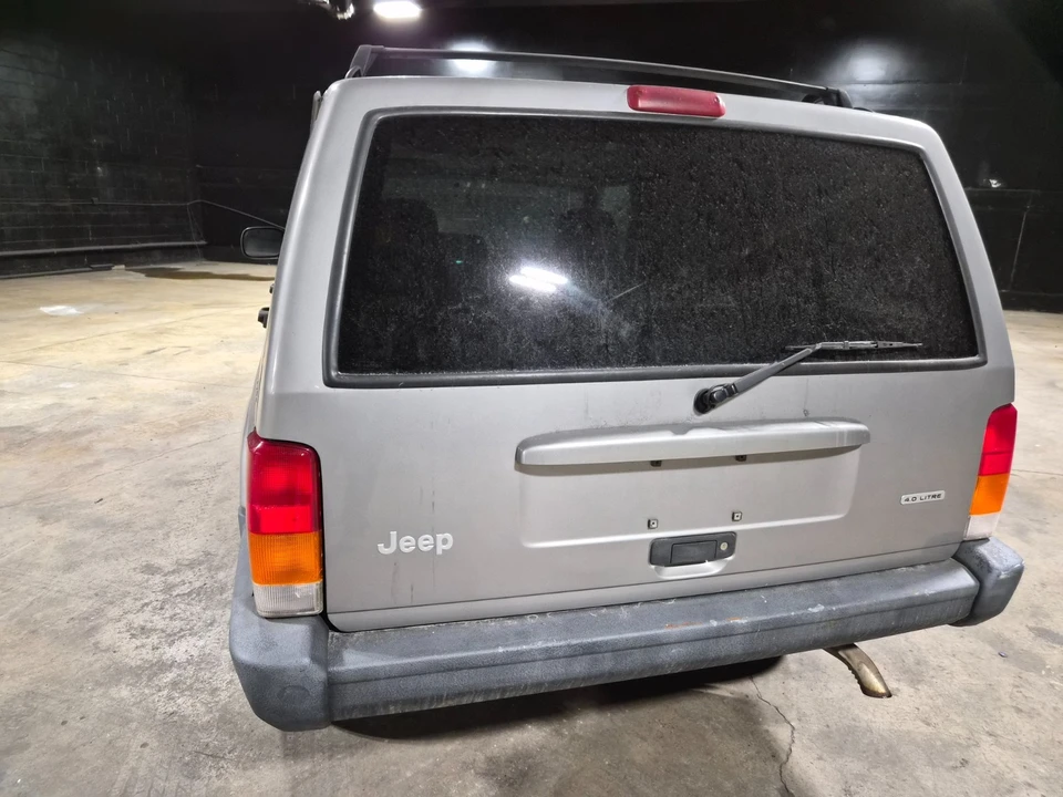 2000 Jeep XJ Cherokee - Image 10 of 16