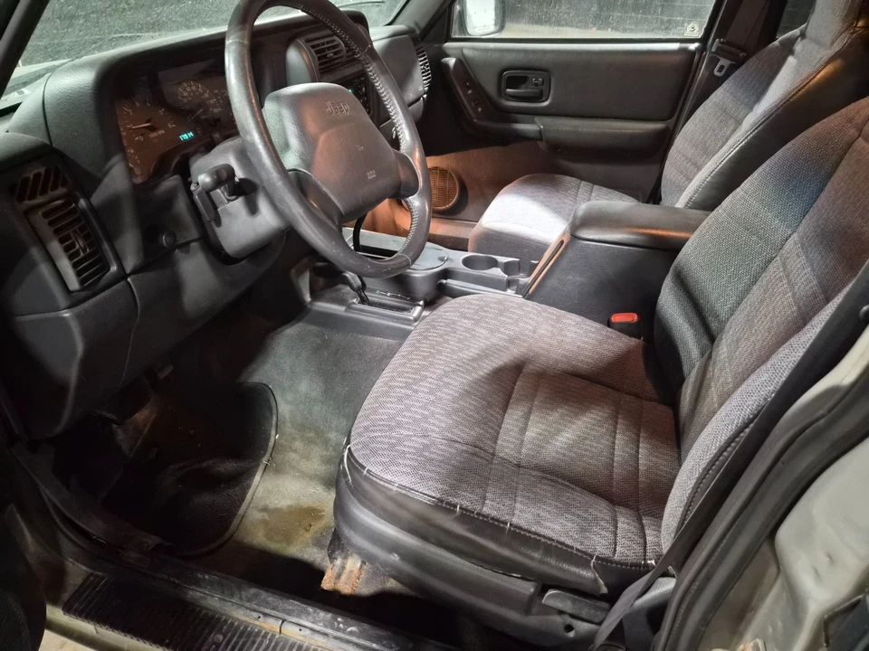 2000 Jeep XJ Cherokee - Image 3 of 16