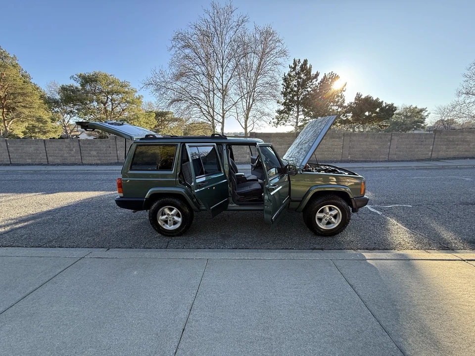 2000 Jeep XJ Cherokee - Image 14 of 21