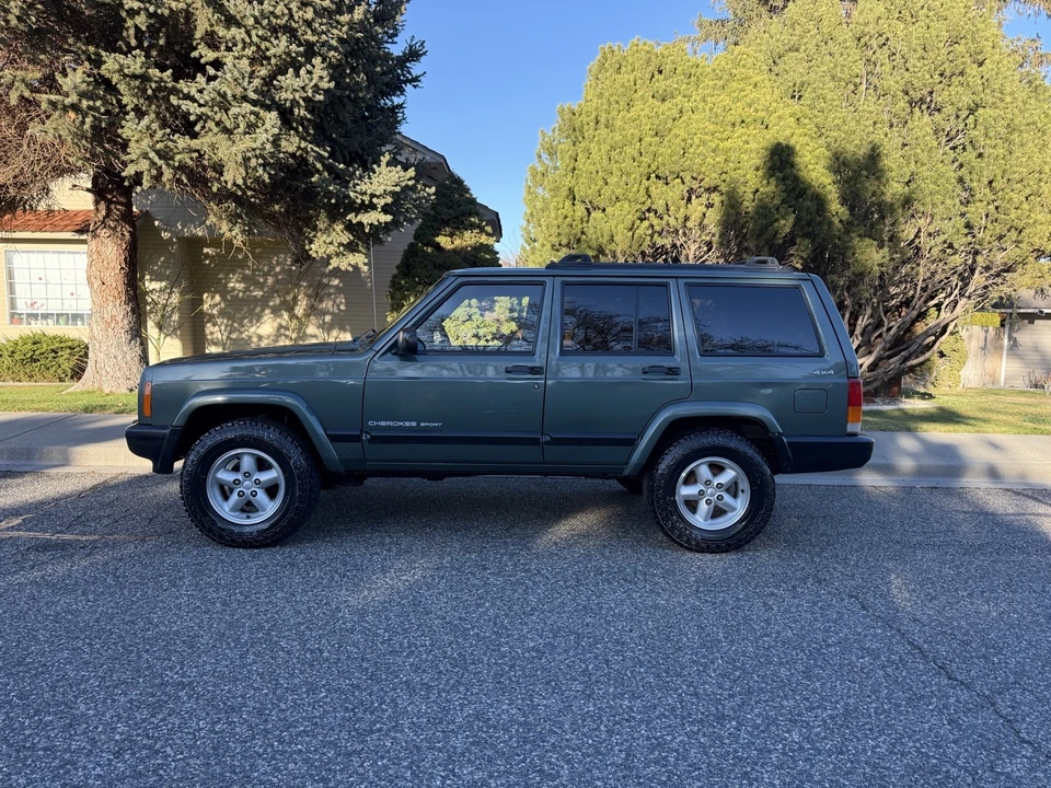 2000 Jeep XJ Cherokee - Image 2 of 21