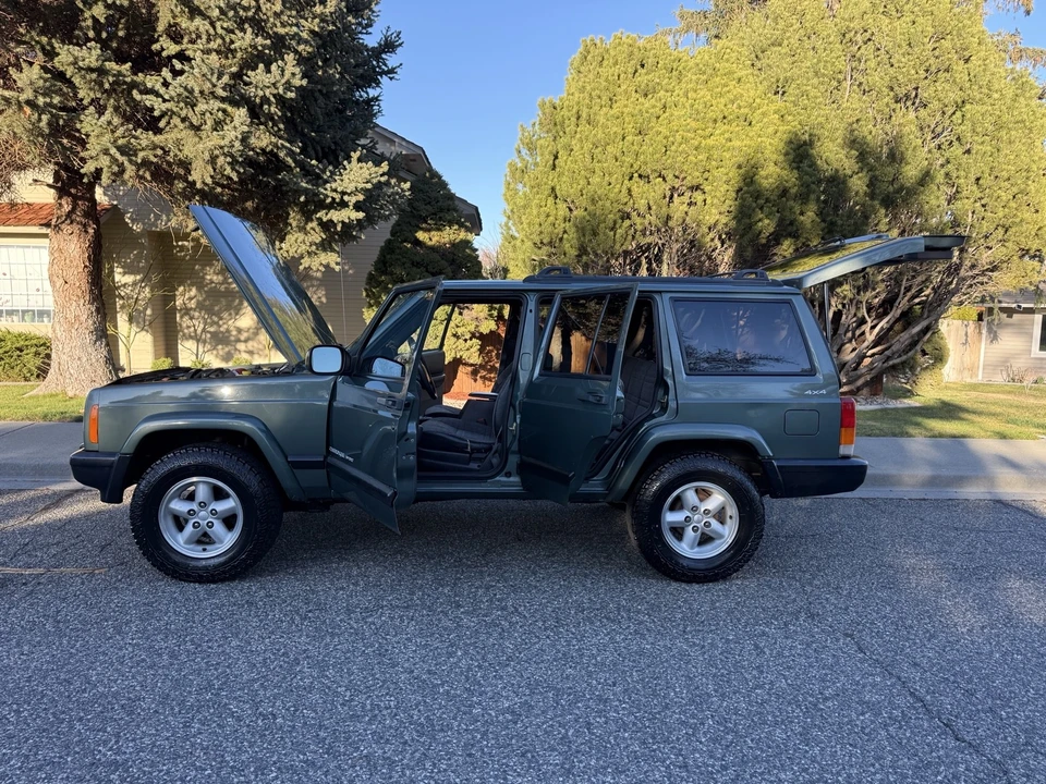 2000 Jeep XJ Cherokee - Image 10 of 21