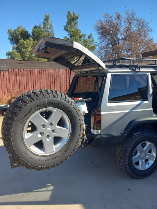 2000 Jeep XJ Cherokee - Image 16 of 31