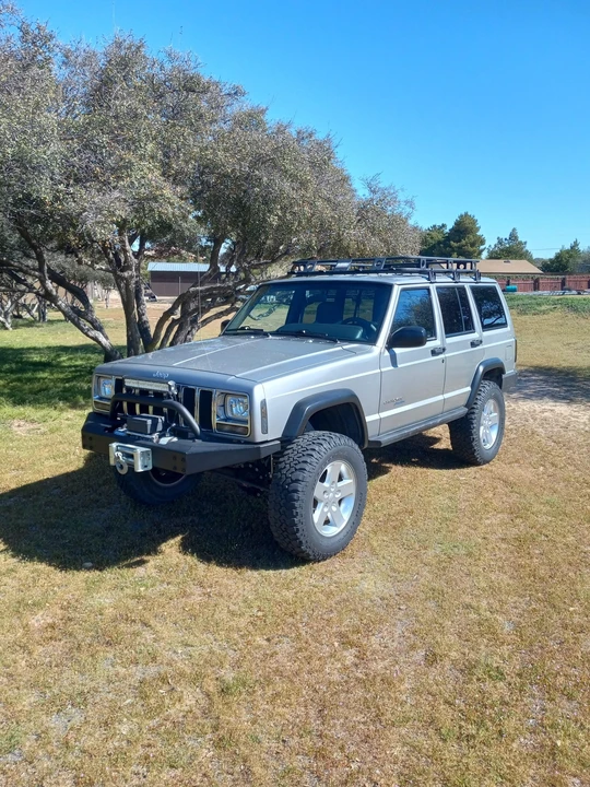 2000 Jeep XJ Cherokee - Image 2 of 31