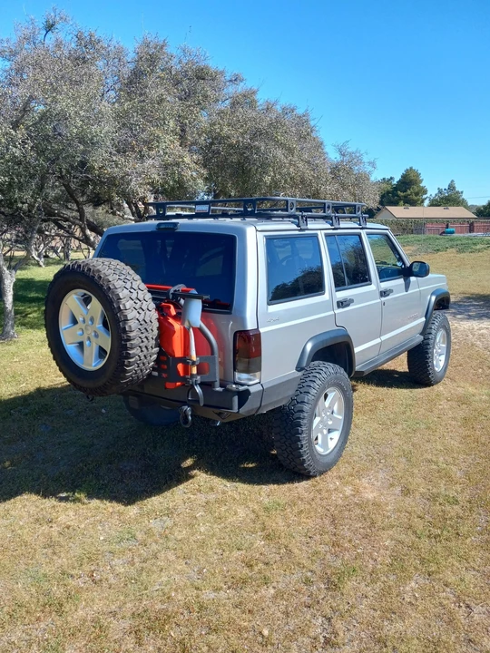 2000 Jeep XJ Cherokee - Image 7 of 31