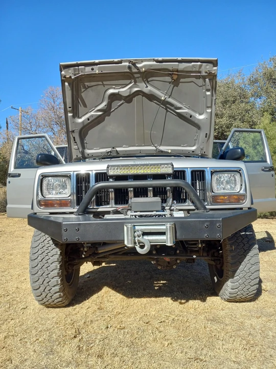 2000 Jeep XJ Cherokee - Image 10 of 31
