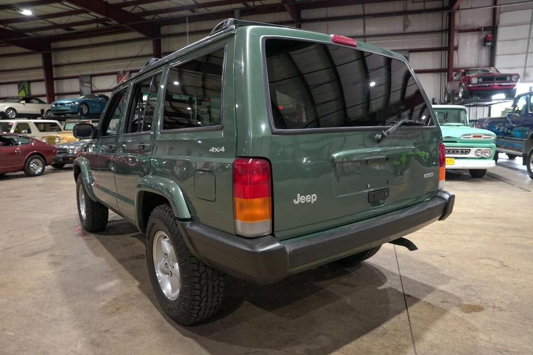 2000 Jeep XJ Cherokee - Image 6 of 31