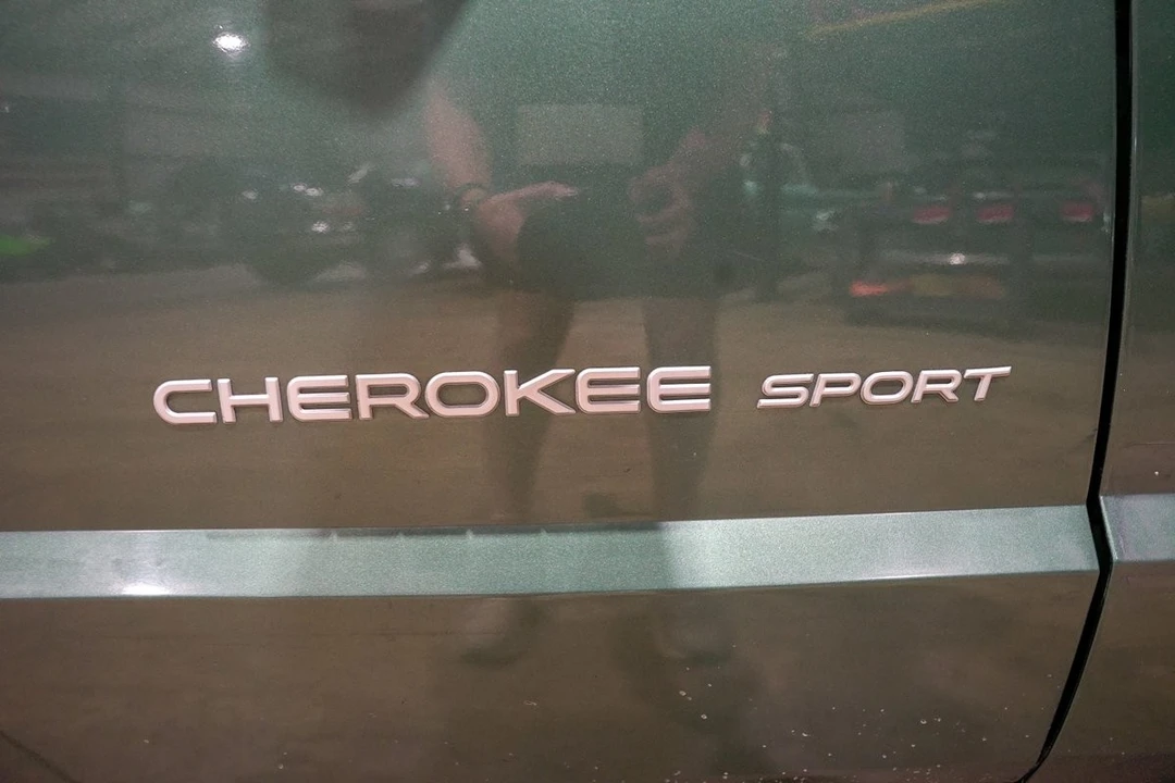 2000 Jeep XJ Cherokee - Image 25 of 31