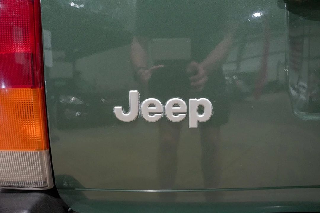 2000 Jeep XJ Cherokee - Image 23 of 31