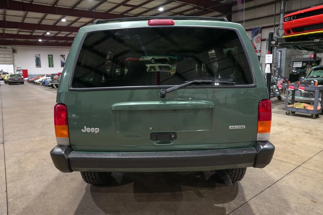2000 Jeep XJ Cherokee - Image 7 of 31