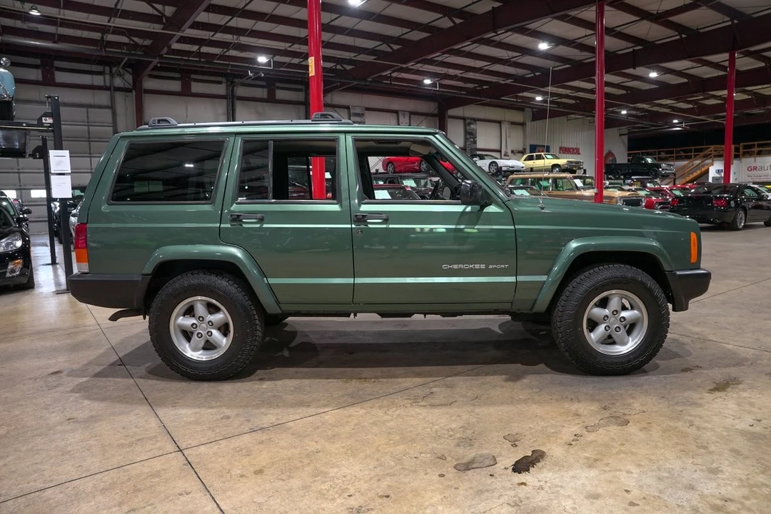 2000 Jeep XJ Cherokee - Image 10 of 31