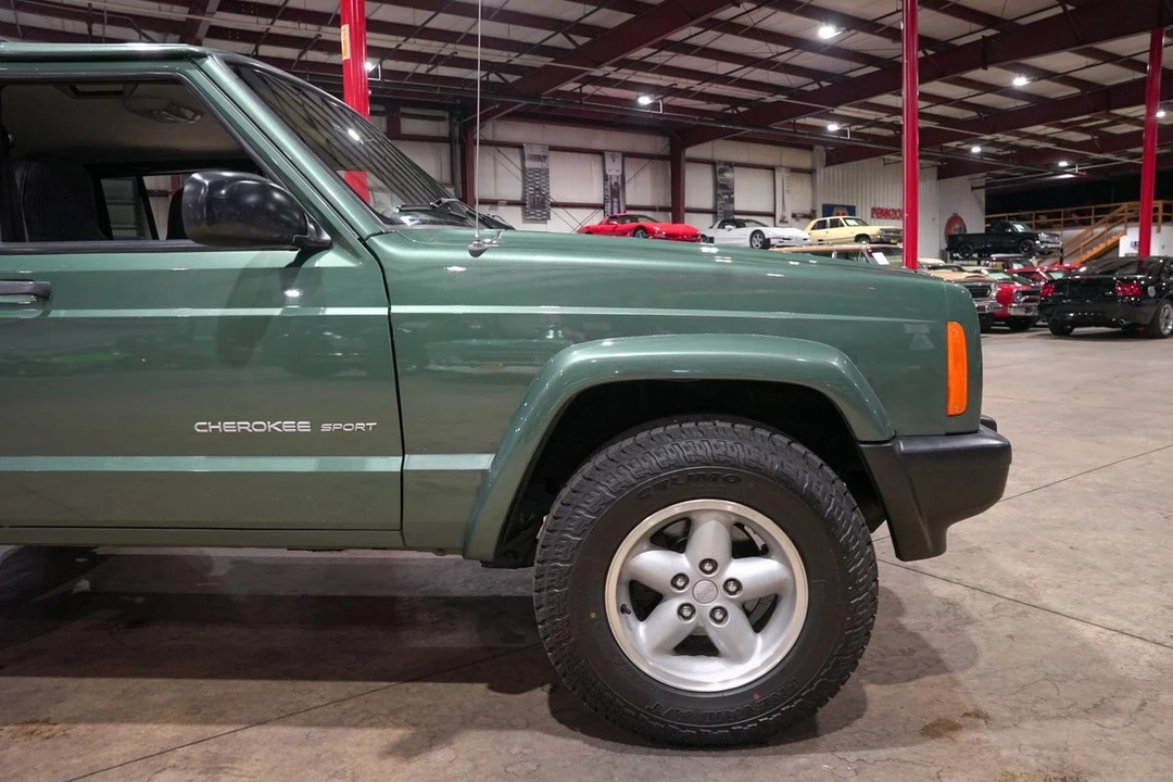 2000 Jeep XJ Cherokee - Image 11 of 31