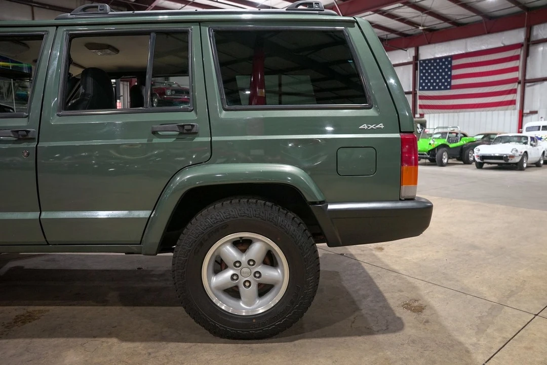 2000 Jeep XJ Cherokee - Image 5 of 31