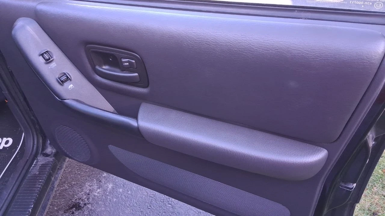 2000 Jeep XJ Cherokee - Image 9 of 15